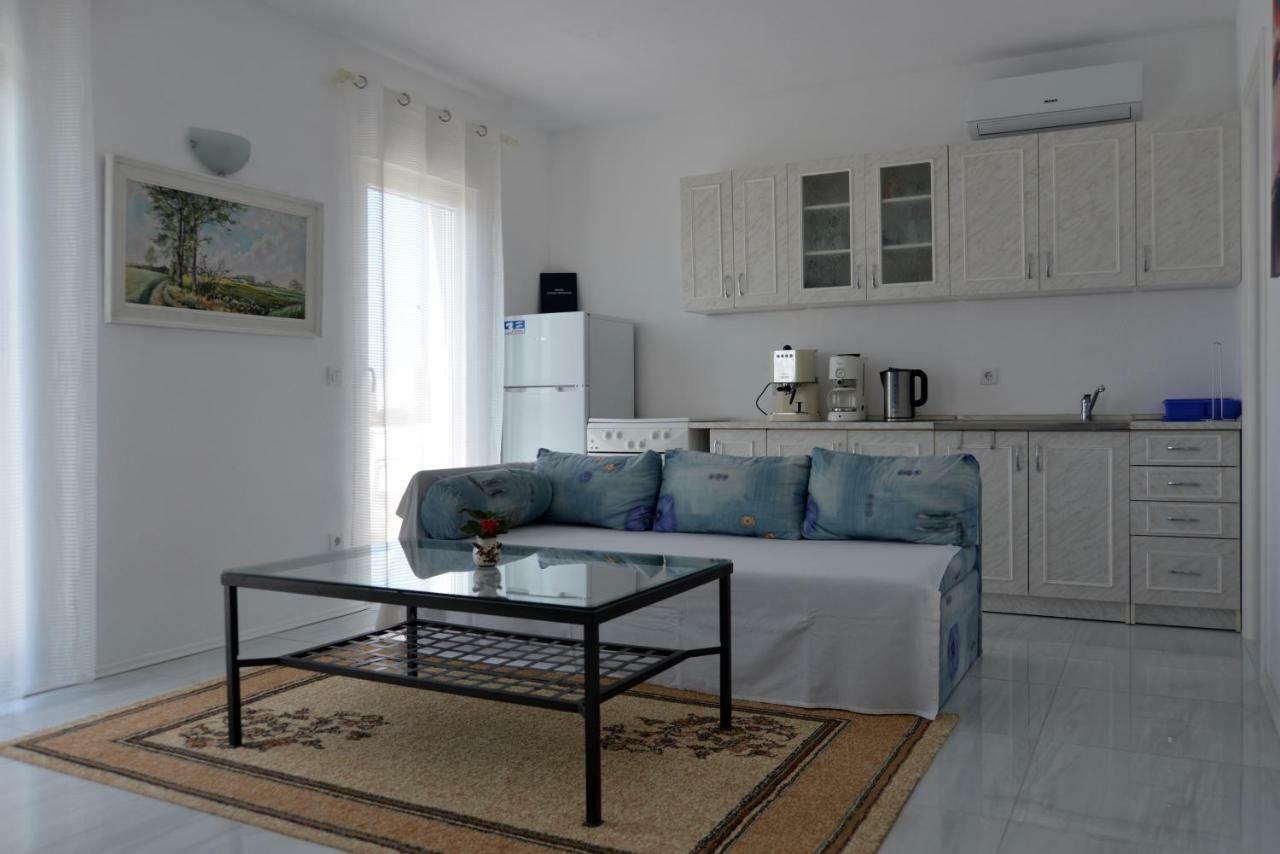 Honey Apartment Kaštela Екстериор снимка